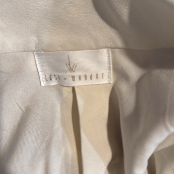 White pleather Blazer size small - Picture 5 of 5